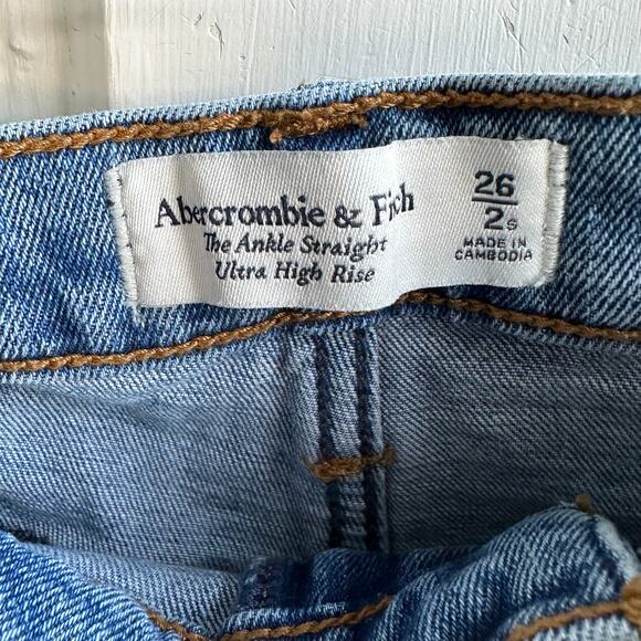 Abercrombie & Fitch The Ankle Straight Ultra High Rise Jeans - Picture 10 of 10